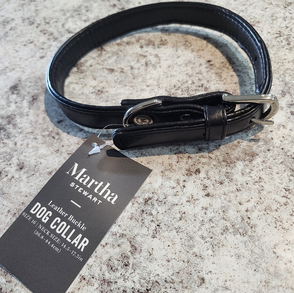 NWT Faux Leather Dog Collar. Marth Stewart . (Size 16).